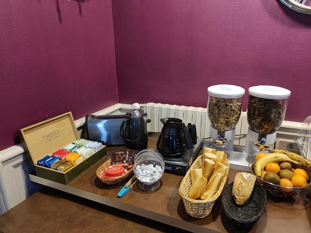 Contact Hotel Du Relais Thouars Εξωτερικό φωτογραφία