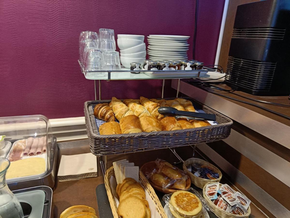 Contact Hotel Du Relais Thouars Εξωτερικό φωτογραφία