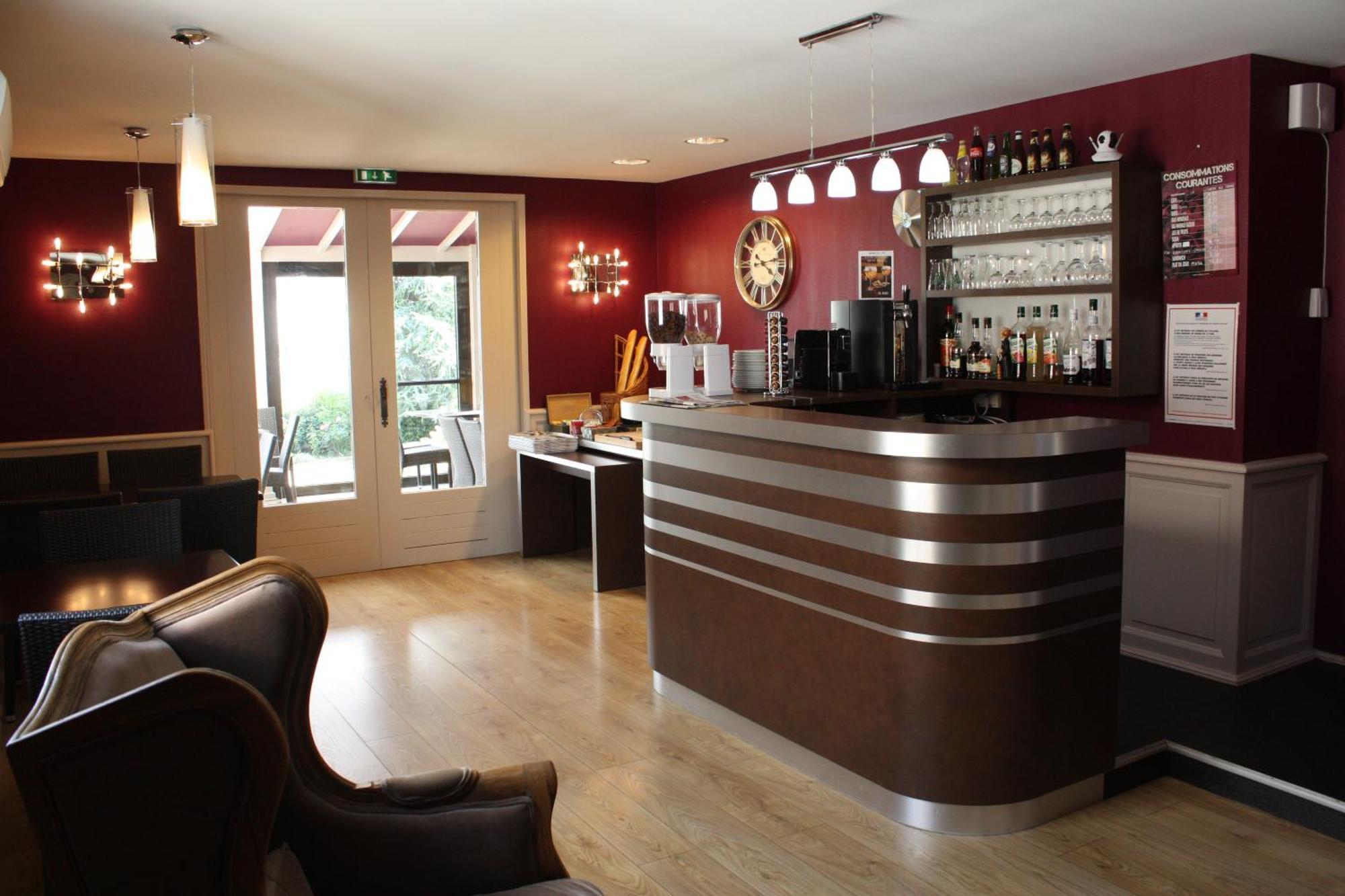 Contact Hotel Du Relais Thouars Εξωτερικό φωτογραφία