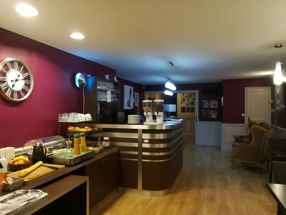 Contact Hotel Du Relais Thouars Εξωτερικό φωτογραφία