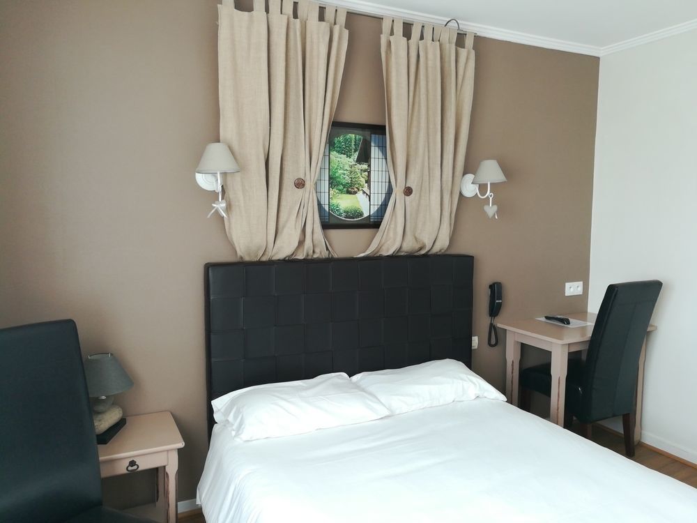 Contact Hotel Du Relais Thouars Εξωτερικό φωτογραφία