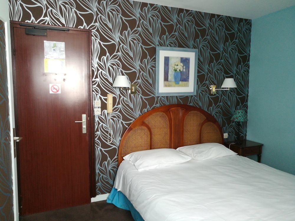 Contact Hotel Du Relais Thouars Εξωτερικό φωτογραφία