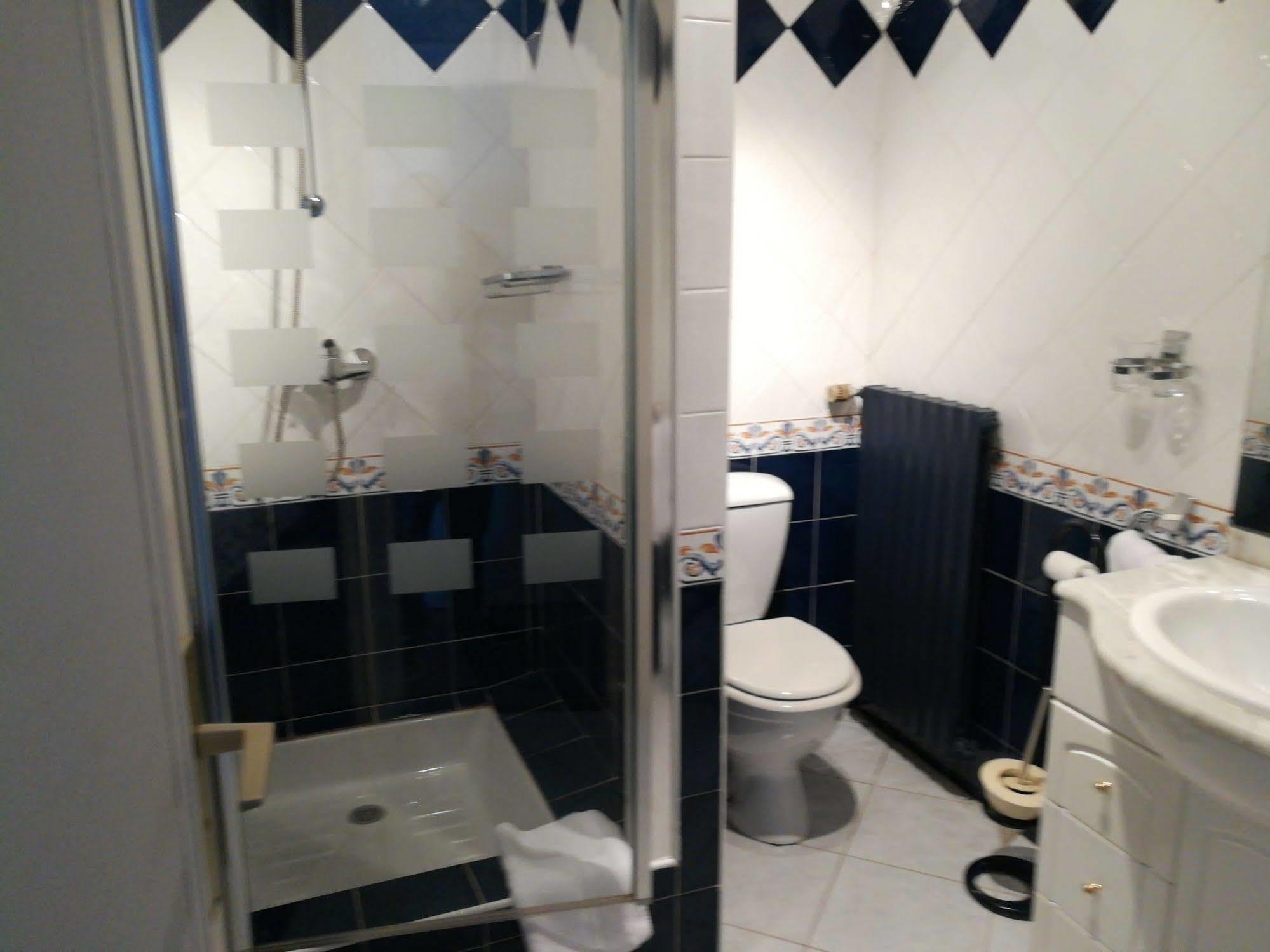 Contact Hotel Du Relais Thouars Εξωτερικό φωτογραφία