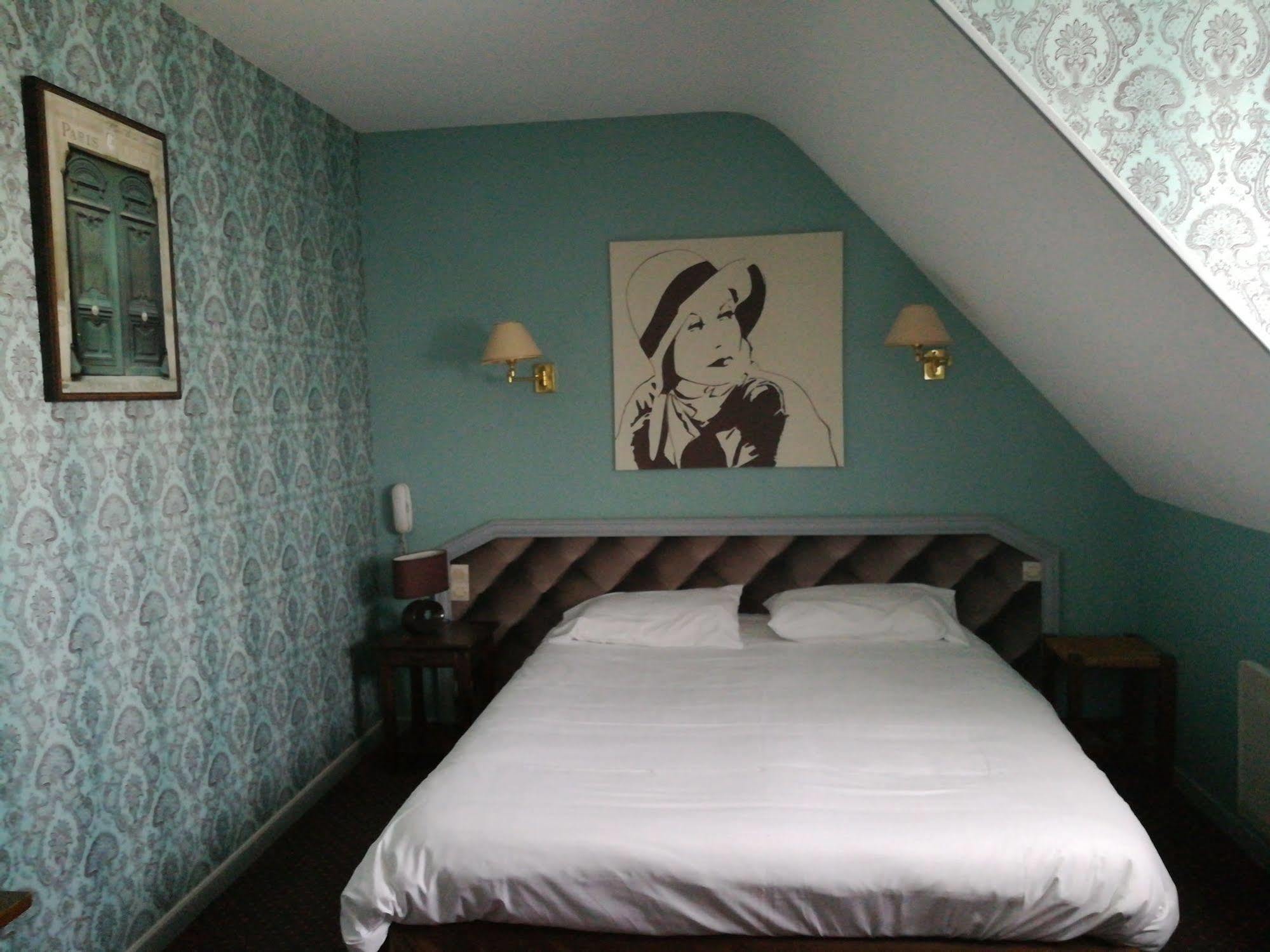 Contact Hotel Du Relais Thouars Εξωτερικό φωτογραφία