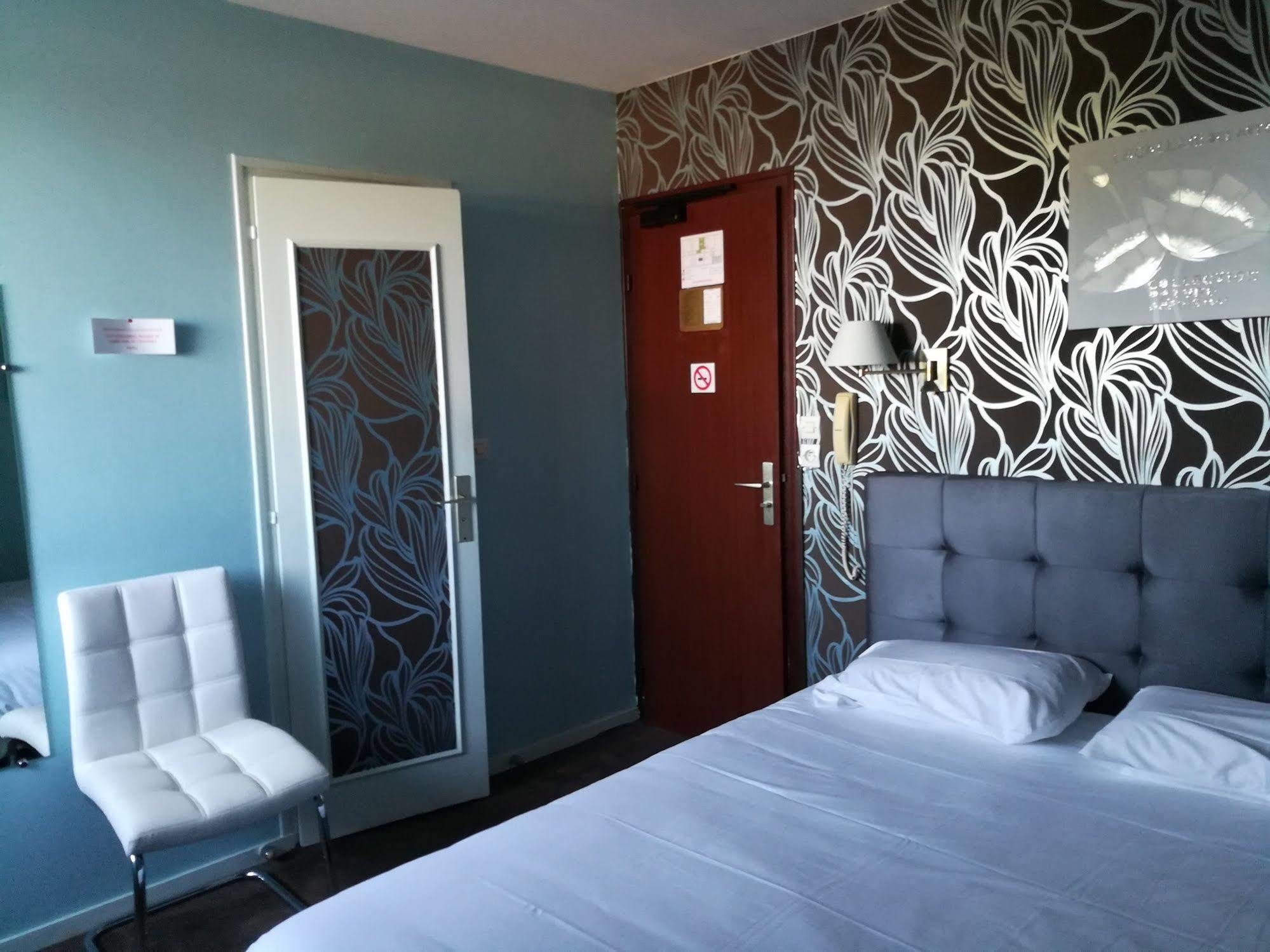 Contact Hotel Du Relais Thouars Εξωτερικό φωτογραφία