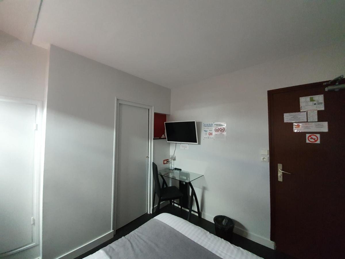 Contact Hotel Du Relais Thouars Δωμάτιο φωτογραφία